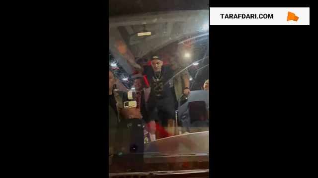جشن اعضای گالاتاسارای در کنار هواداران به مناسبت قهرمانی در سوپرلیگ ترکیه / فیلم